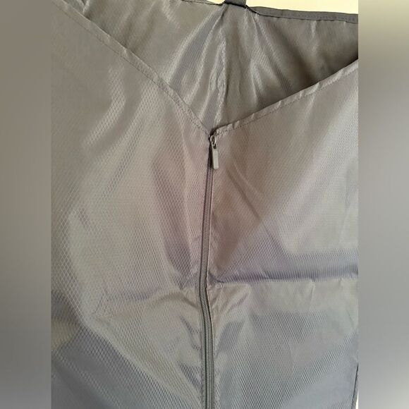 Garment bag NWOT - Picture 4 of 9